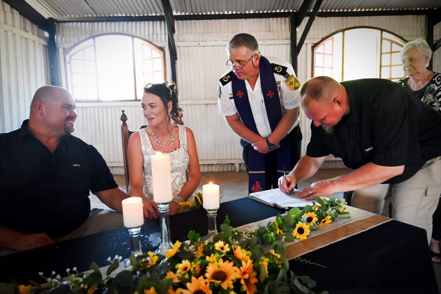 Wedding ceremony by Dr. Gerrit Rademeyer in Burgersdorp